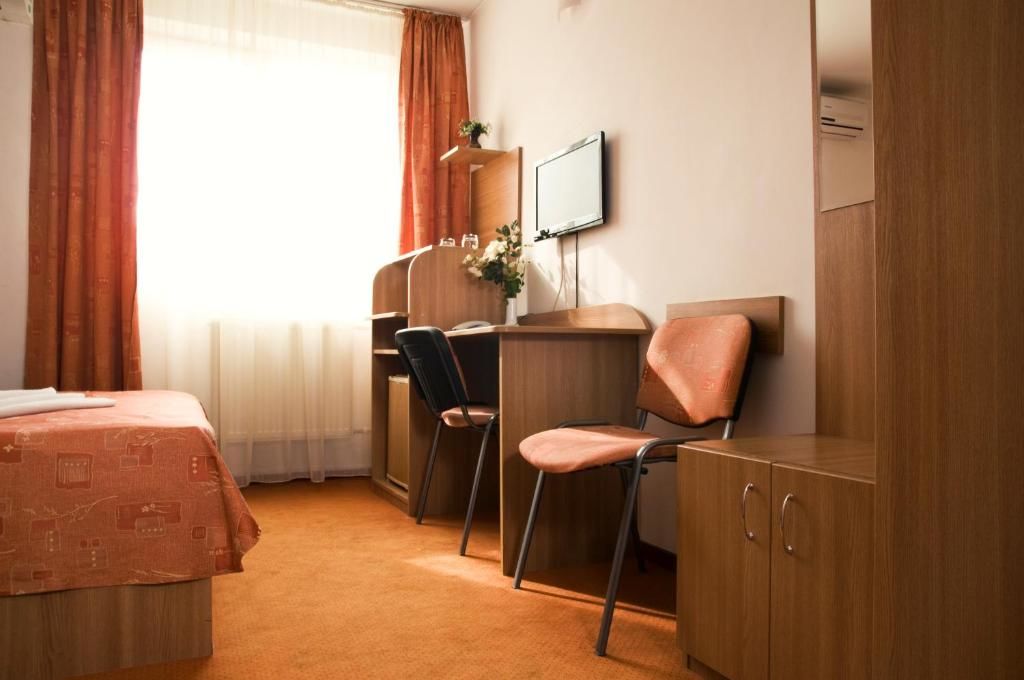 Отель Hotel Est Бухарест-31